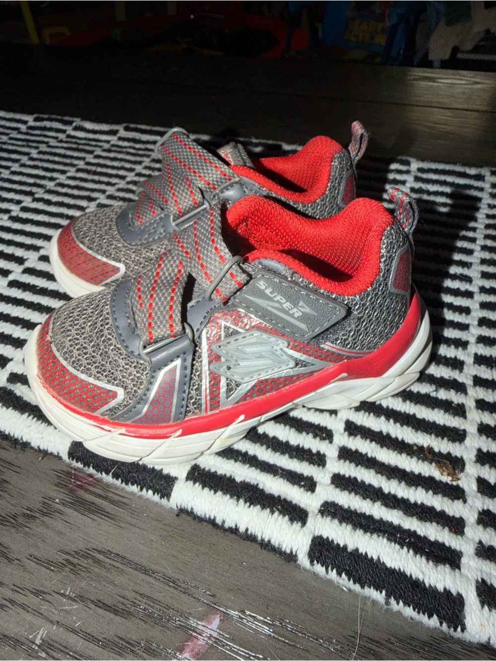Skechers Kids Rive Start Up sneakers size 6